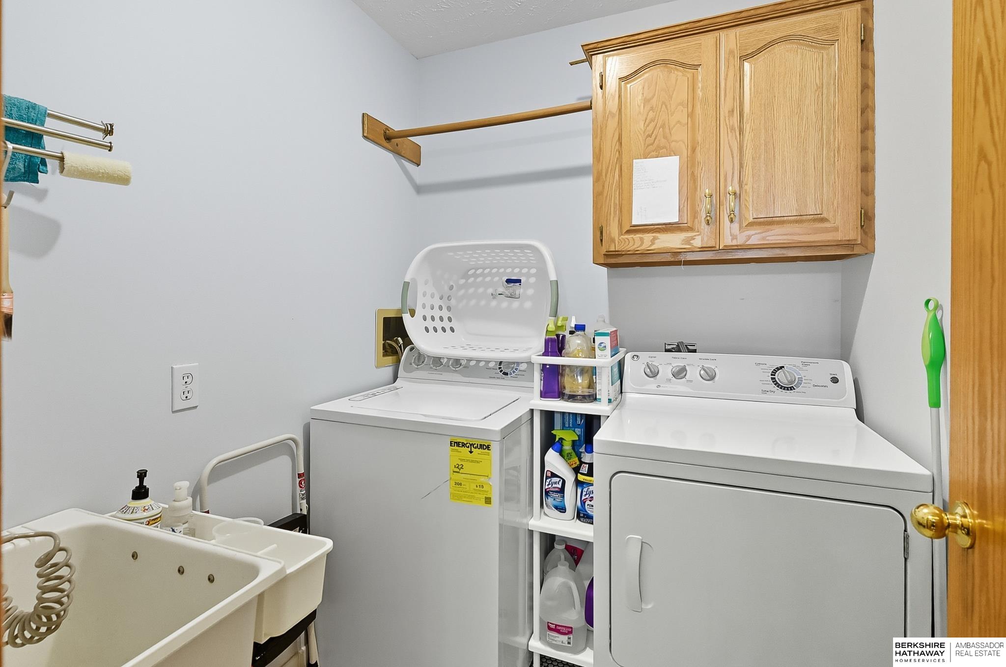 Omaha, Nebraska 68116, United States, 5 Bedrooms Bedrooms, ,3 BathroomsBathrooms,Residential,Active,242270