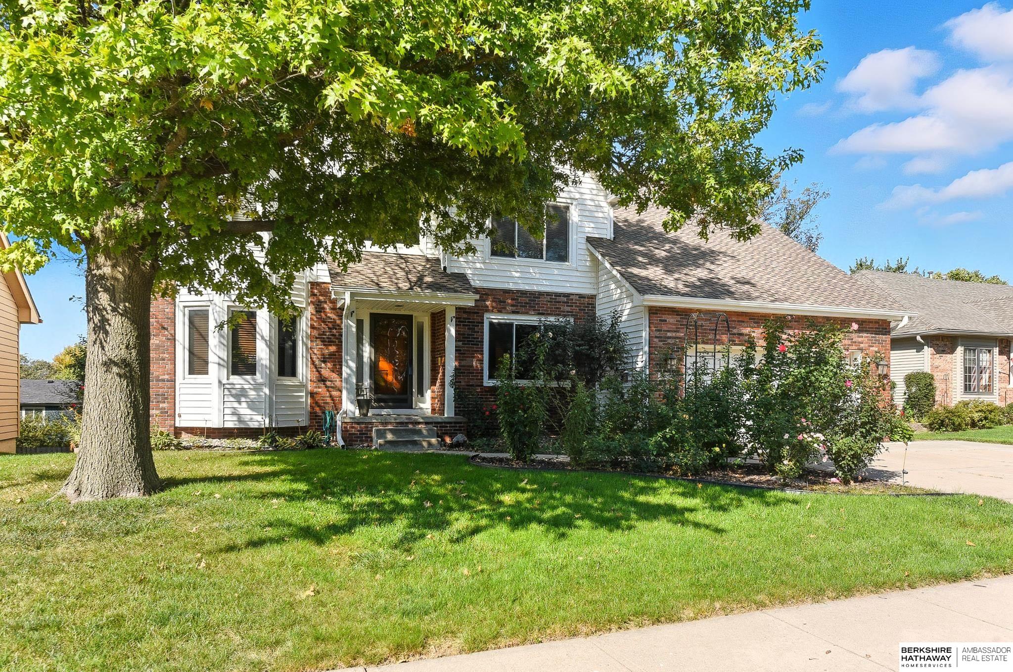 Omaha, Nebraska 68116, United States, 5 Bedrooms Bedrooms, ,3 BathroomsBathrooms,Residential,Active,242270