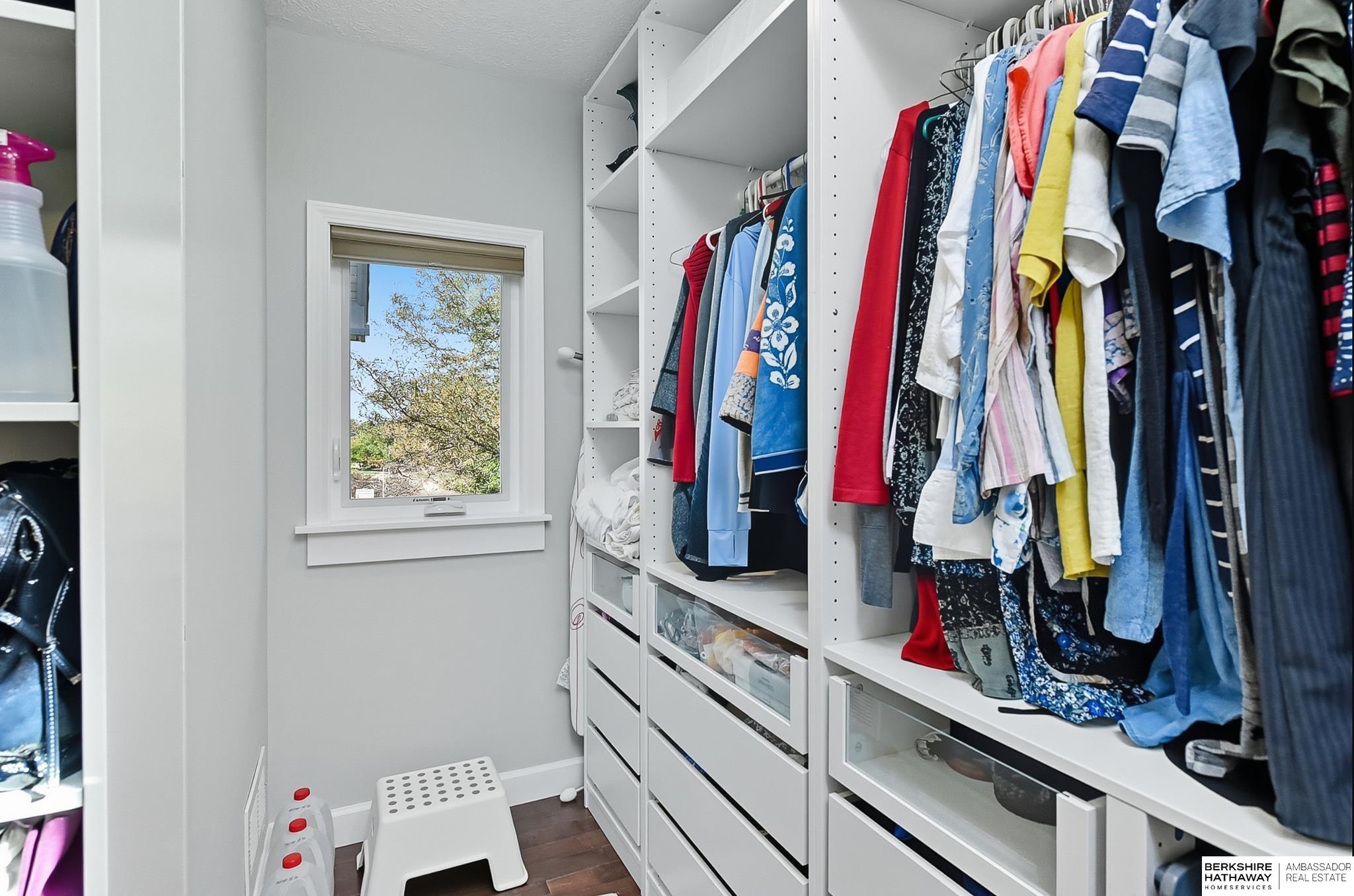 Omaha, Nebraska 68116, United States, 5 Bedrooms Bedrooms, ,3 BathroomsBathrooms,Residential,Active,242270