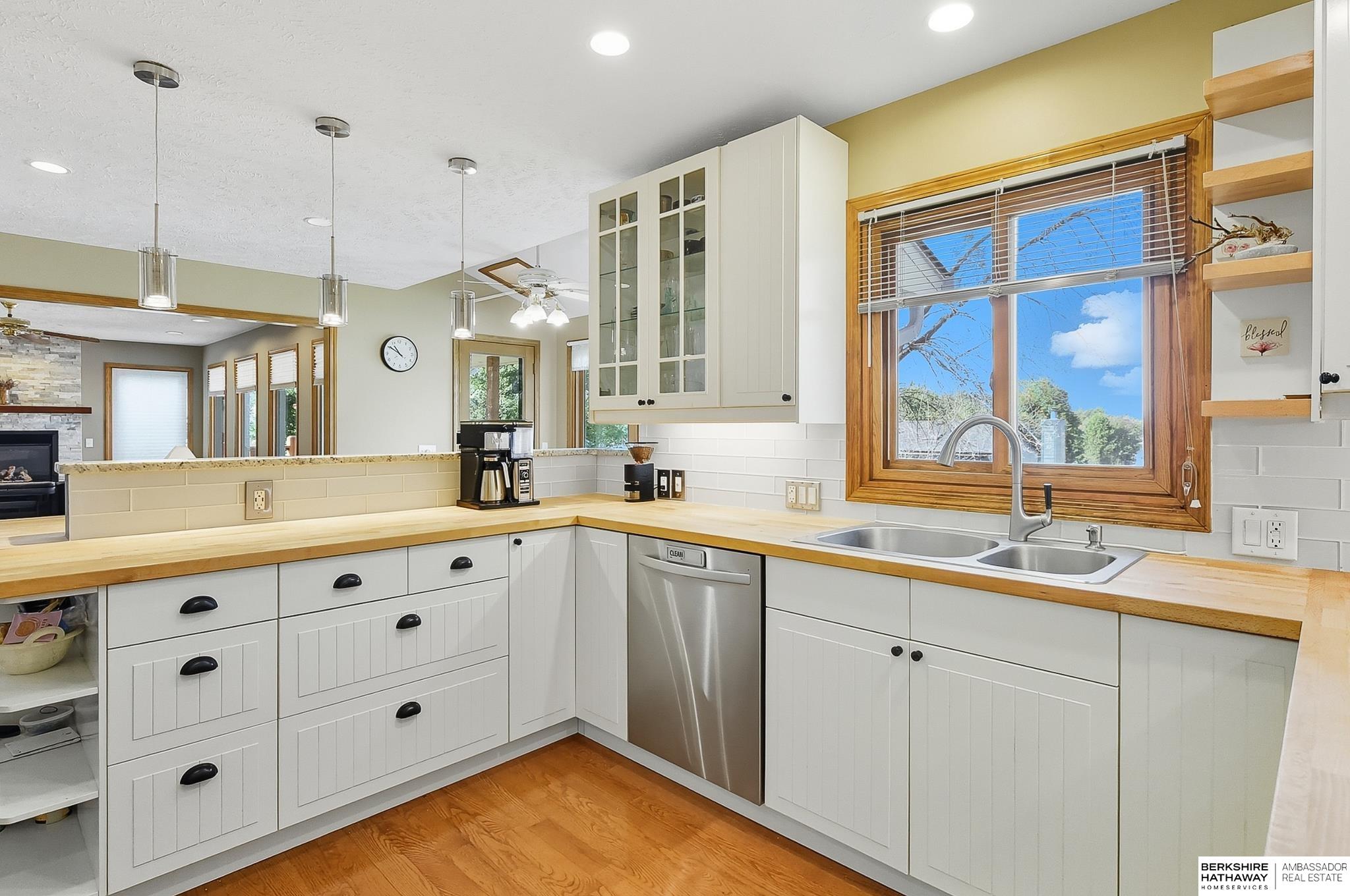 Omaha, Nebraska 68116, United States, 5 Bedrooms Bedrooms, ,3 BathroomsBathrooms,Residential,Active,242270