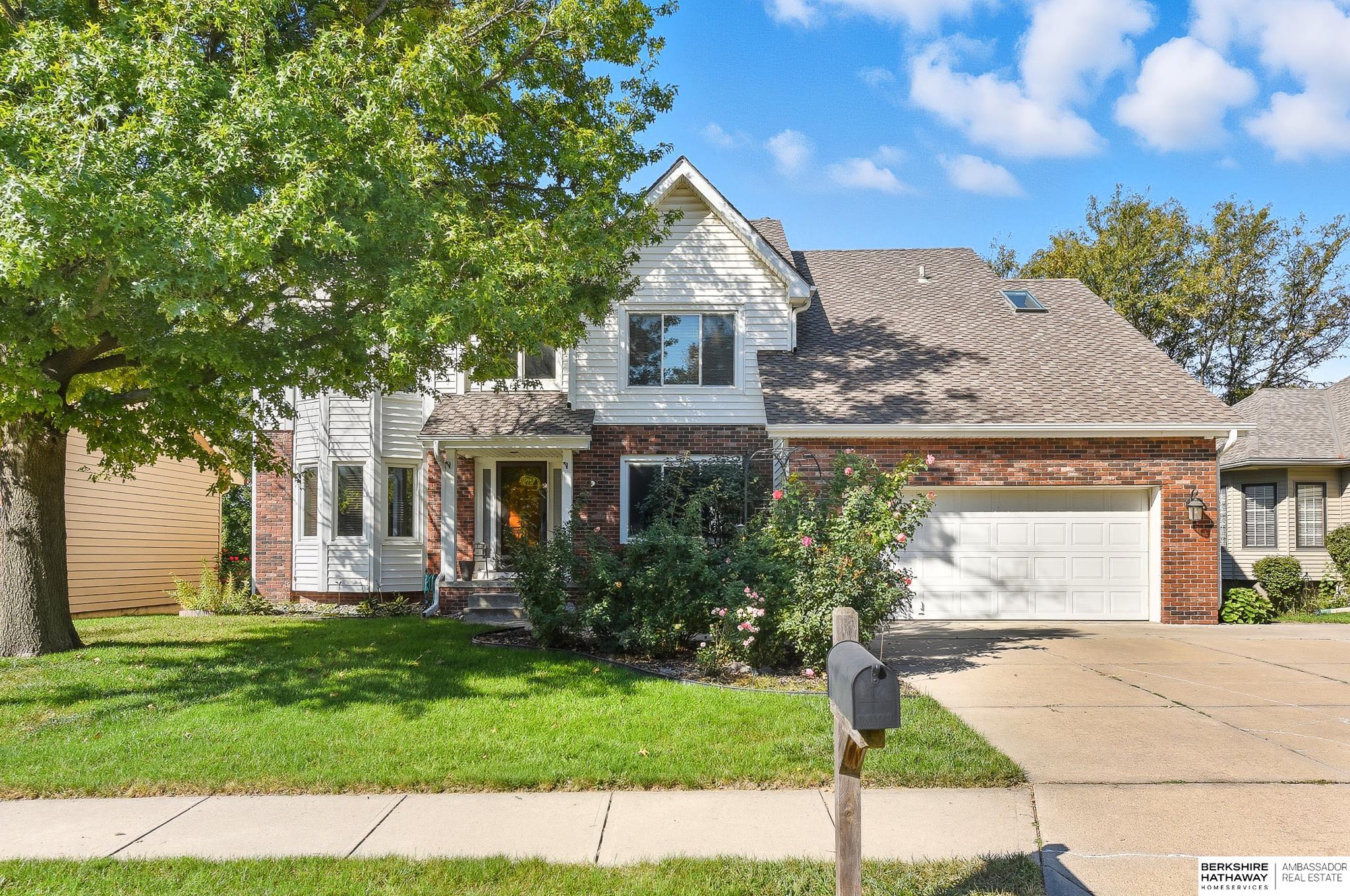 Omaha, Nebraska 68116, United States, 5 Bedrooms Bedrooms, ,3 BathroomsBathrooms,Residential,Active,242270