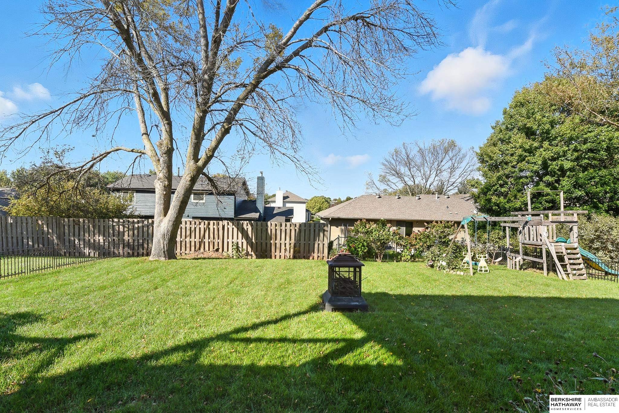 Omaha, Nebraska 68116, United States, 5 Bedrooms Bedrooms, ,3 BathroomsBathrooms,Residential,Active,242270