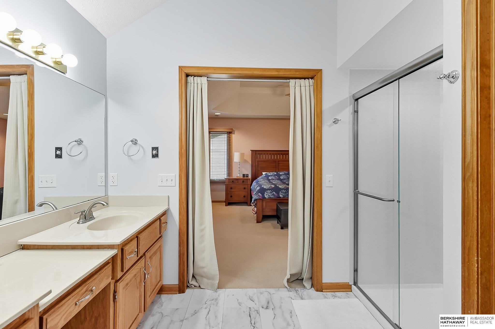 Omaha, Nebraska 68116, United States, 5 Bedrooms Bedrooms, ,3 BathroomsBathrooms,Residential,Active,242270