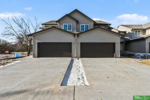 Photo of 7102 N 79th Court, Omaha, NE 68122 (MLS # 22508678)