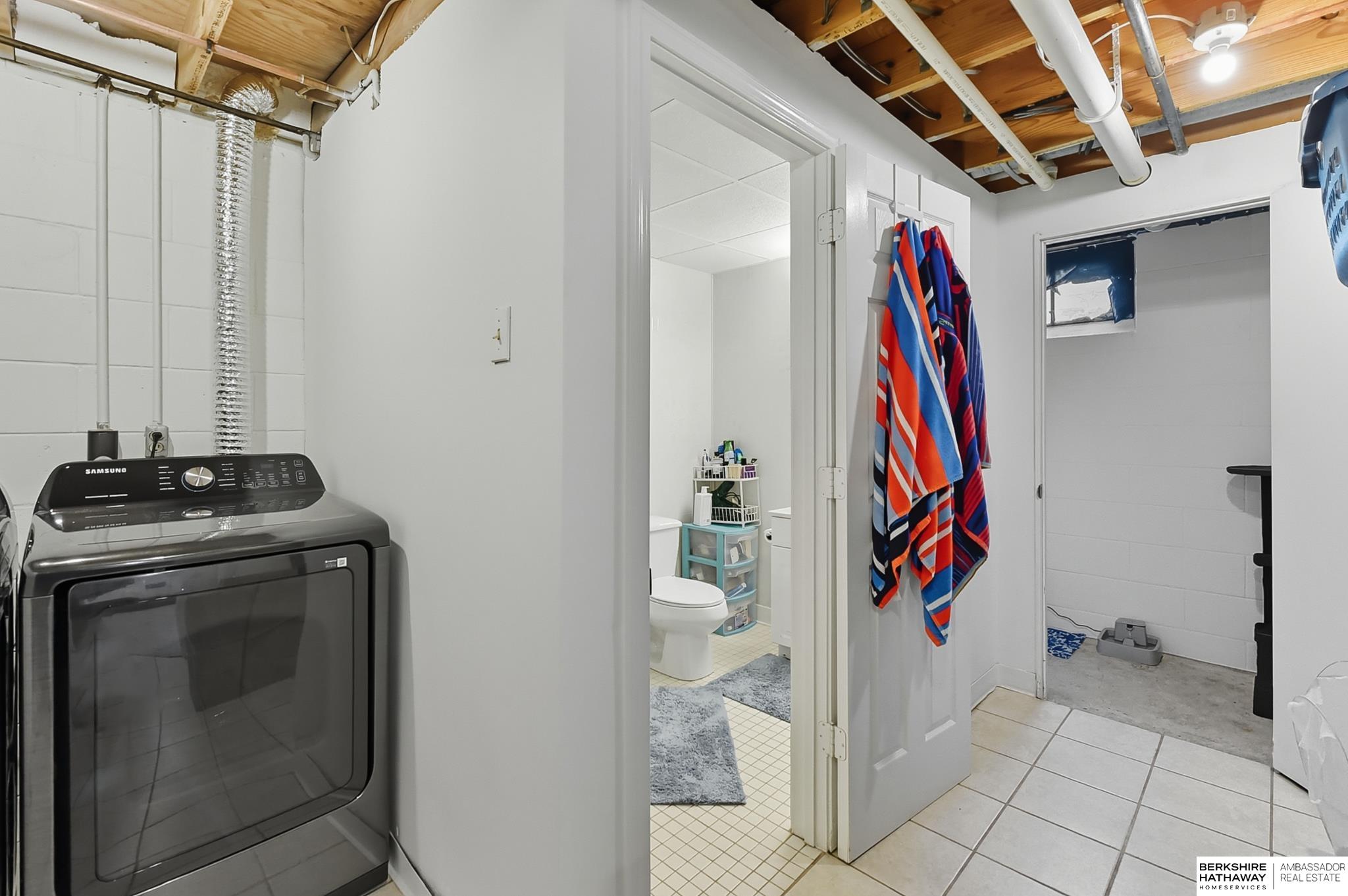 Omaha, Nebraska 68134, United States, 3 Bedrooms Bedrooms, ,2 BathroomsBathrooms,Residential,Pending,207644