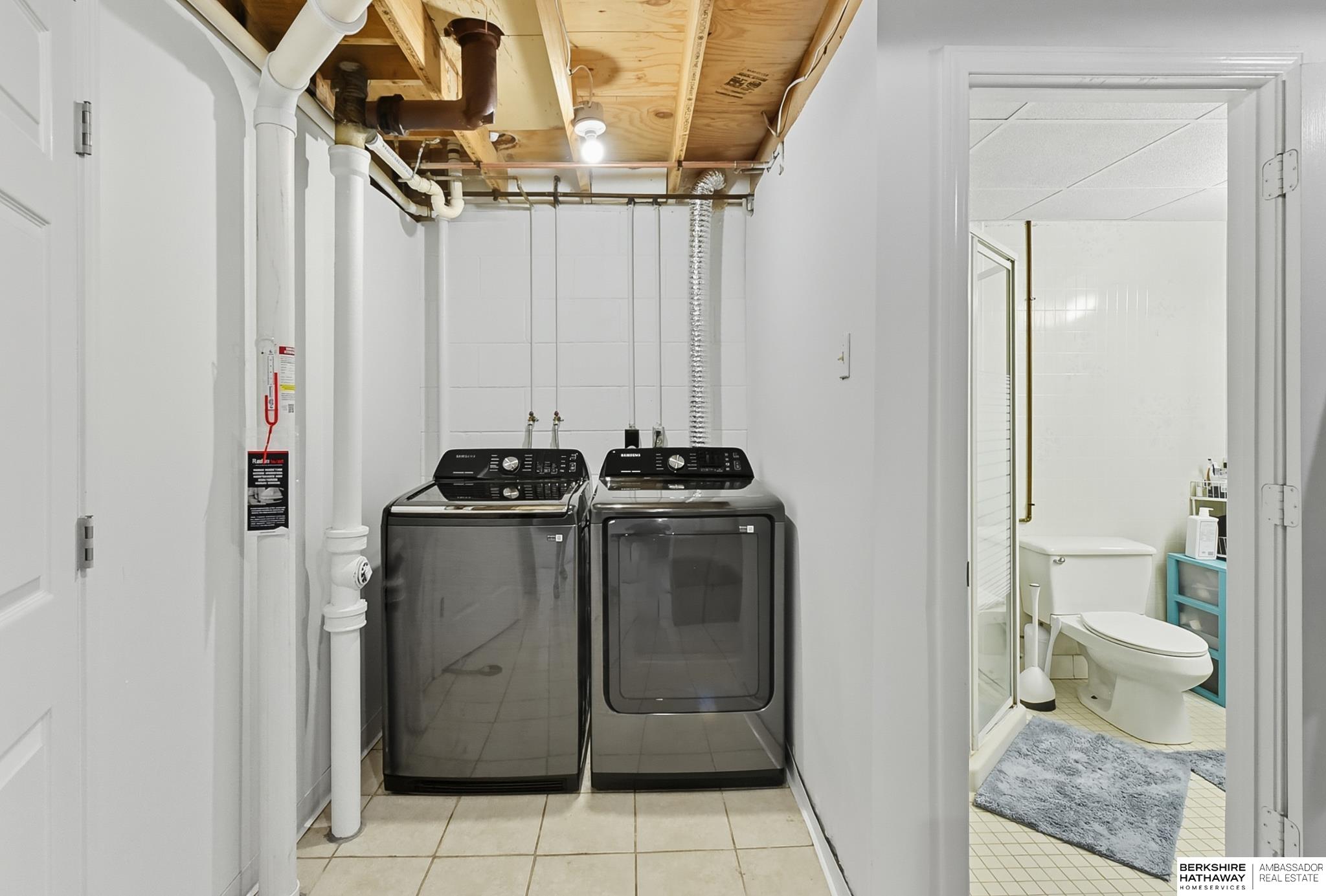 Omaha, Nebraska 68134, United States, 3 Bedrooms Bedrooms, ,2 BathroomsBathrooms,Residential,Pending,207644