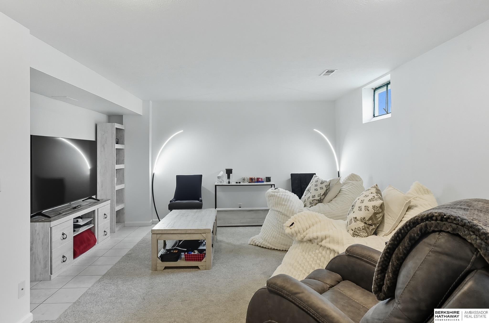 Omaha, Nebraska 68134, United States, 3 Bedrooms Bedrooms, ,2 BathroomsBathrooms,Residential,Pending,207644