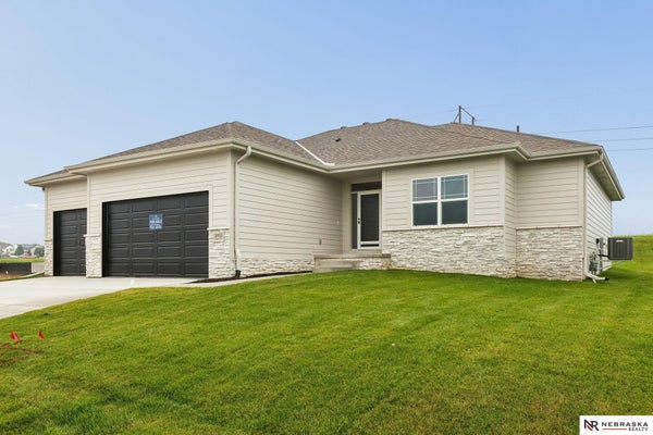13057 S 42ND AVE, BELLEVUE, NE 68123 - Image 6c1abd351fb3c4a73d1e7da1e0ccb4db/991460489
