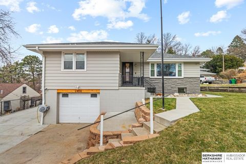 Photo of 2408 Chandler Road E, Bellevue, NE 68005 (MLS # 22607768)