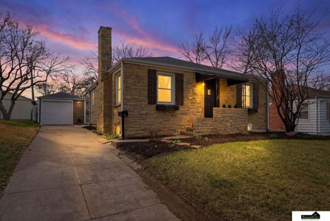 Photo of 1501 Smith Street, Lincoln, NE 68502 (MLS # 22615631)