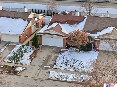 Photo of 1827 Normandy Lane, Lincoln, NE 68512 (MLS # 22604828)