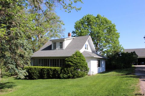 Photo of 2156 Cottonwood Street, Missouri Valley, IA 51555 (MLS # 22613030)