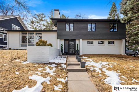 Photo of 2701 Stratford Avenue, Lincoln, NE 68502 (MLS # 22605146)