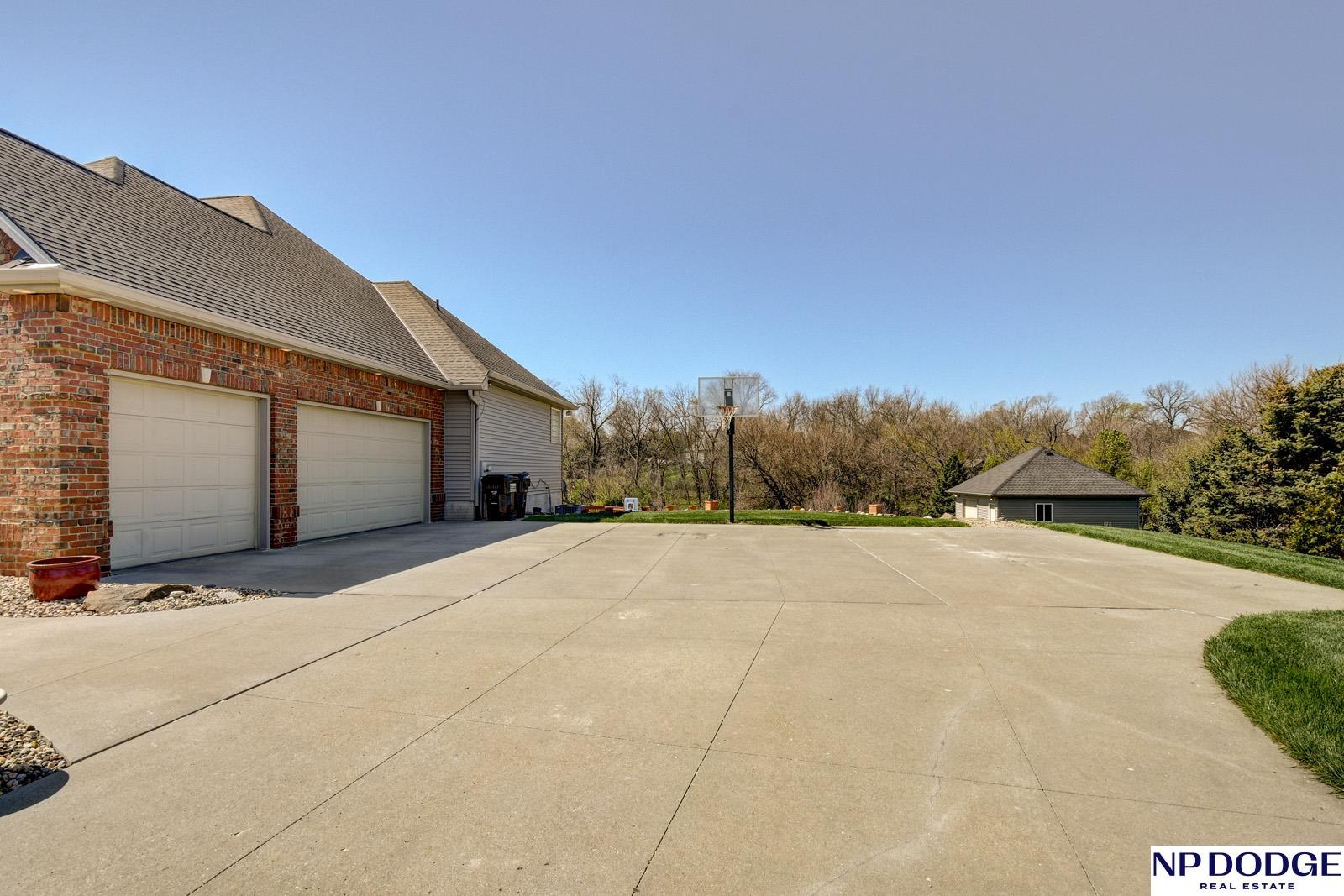 7657 Saddle Drive