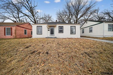 Photo of 2010 Jackson Street, Bellevue, NE 68005 (MLS # 22606416)