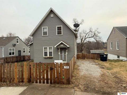 Photo of 4219 Meredith Avenue, Omaha, NE 68111 (MLS # 22535440)