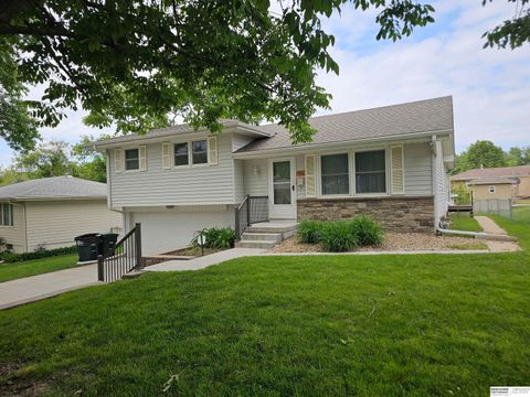 Photo of 12238 T Street, Omaha, NE 68137 (MLS # 22614219)