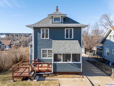 Photo of 3224 S 32nd Avenue, Omaha, NE 68105 (MLS # 22529783)