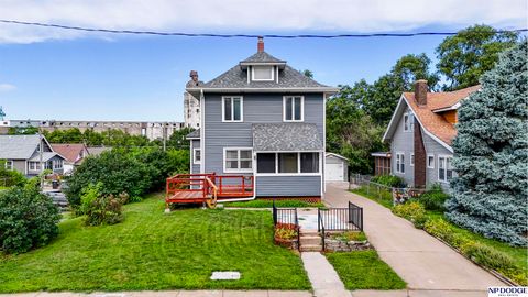 Photo of 3224 S 32nd Avenue, Omaha, NE 68105 (MLS # 22529783)