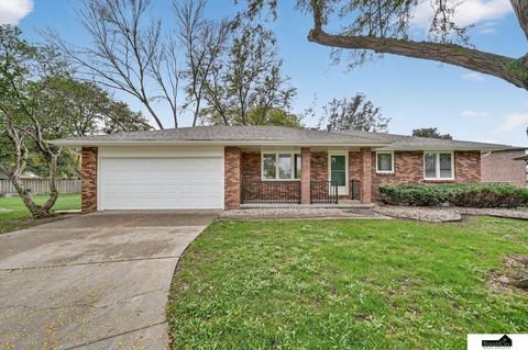 Photo of 5448 Sugarberry Court, Lincoln, NE 68516 (MLS # 22531104) Photo of 5448 Sugarberry Court, Lincoln, NE 68516 (MLS # 22531104)