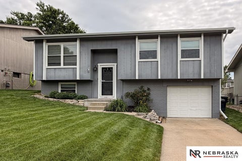 Photo of 4221 N 131st Street, Omaha, NE 68164 (MLS # 22617890)