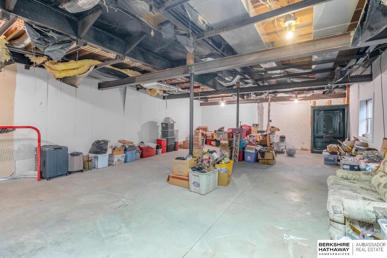 Plattsmouth, Nebraska 68048, United States, 4 Bedrooms Bedrooms, ,2 BathroomsBathrooms,Residential,Pending,245997