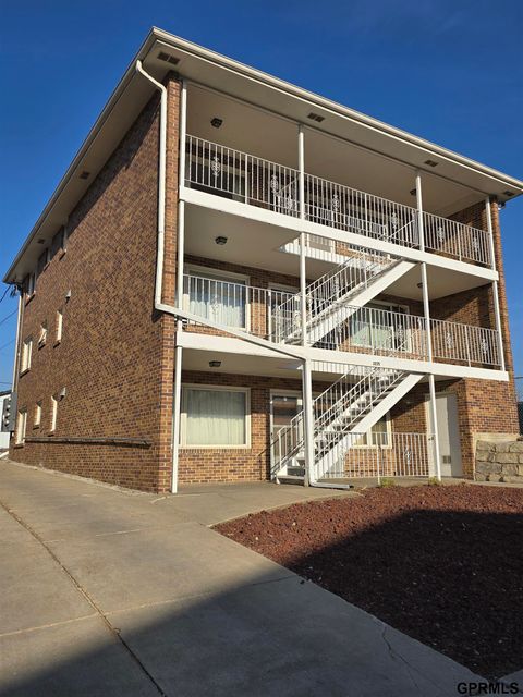 Photo of 3235 S 12th Street S, Lincoln, NE 68502 (MLS # 22607748)