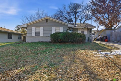 Photo of 5141 W Zeamer Street, Lincoln, NE 68524 (MLS # 22602245)