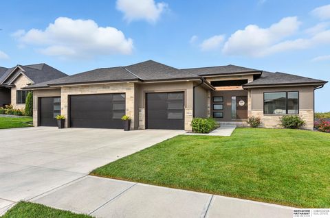 Photo of 19014 Acorn Drive, Gretna, NE 68028 (MLS # 22534748)