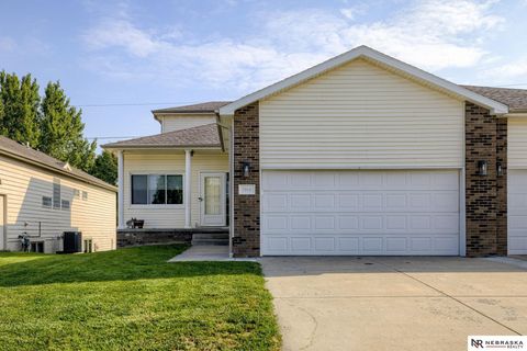 Photo of 7814 Phares Drive, Lincoln, NE 68516 (MLS # 22605672)
