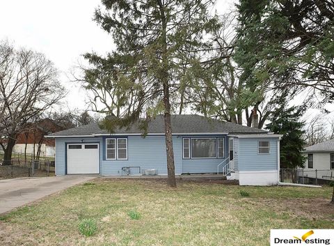 Photo of 1903 Childs Road E, Bellevue, NE 68005 (MLS # 22613457)
