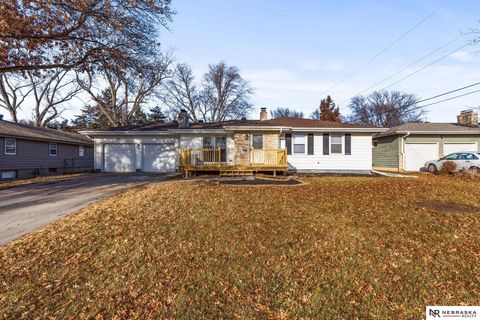 Photo of 7302 Grover Street, Omaha, NE 68124 (MLS # 22601370)