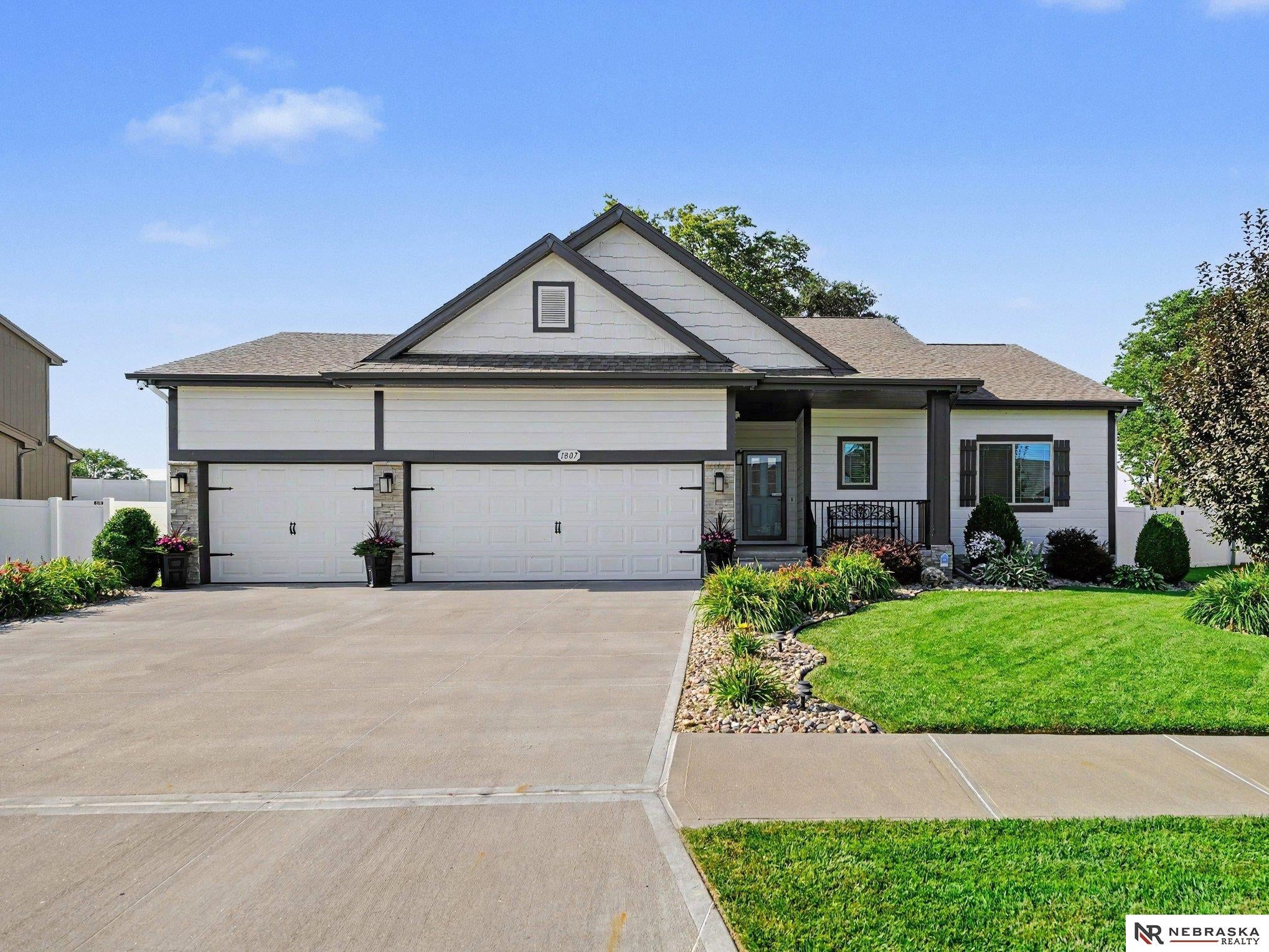 1807 Mayflower Road