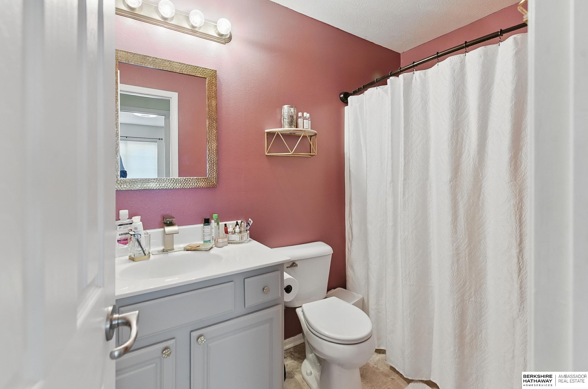 Omaha, Nebraska 68122, United States, 3 Bedrooms Bedrooms, ,2 BathroomsBathrooms,Residential,Active,146254