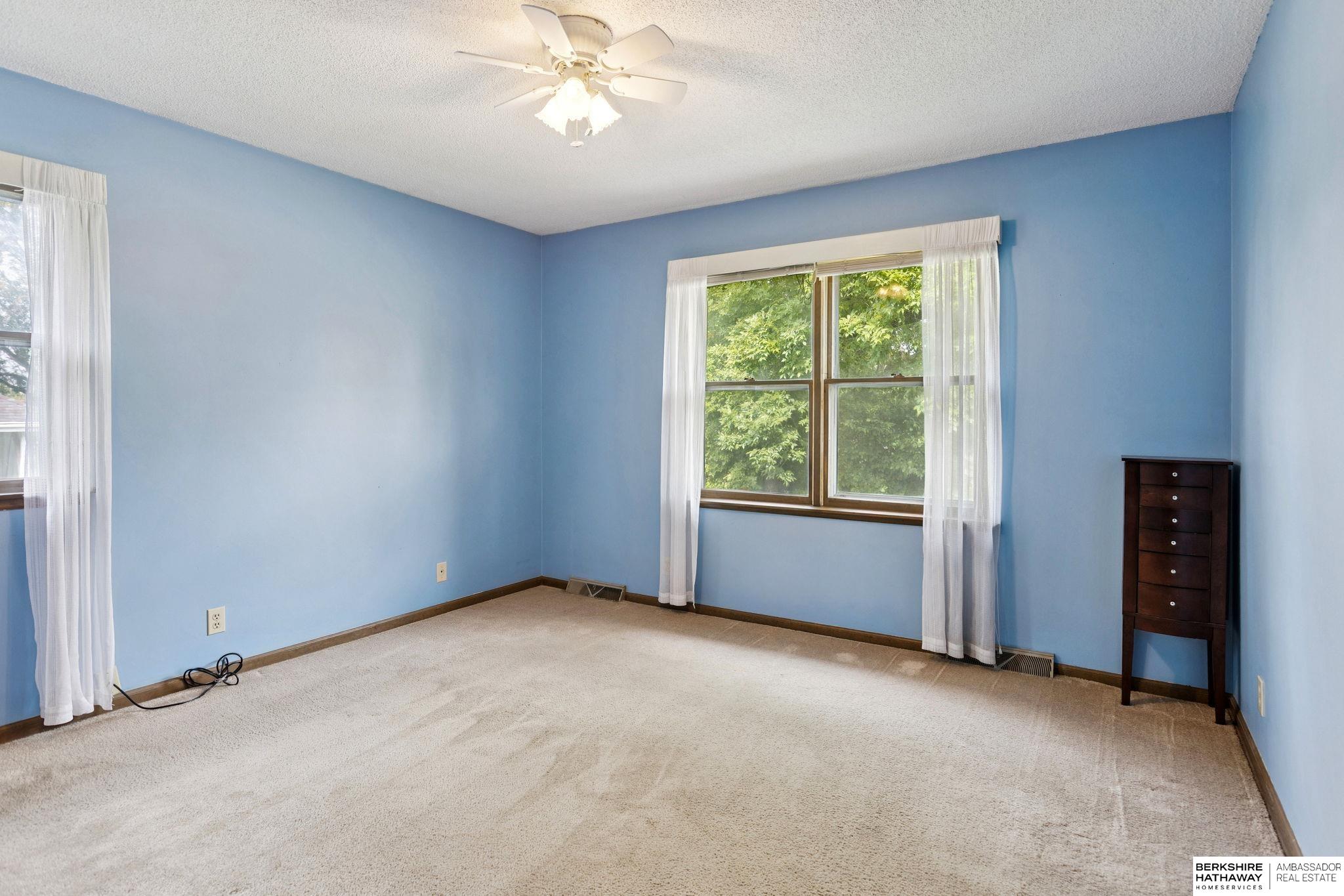 Omaha, Nebraska 68137, United States, 4 Bedrooms Bedrooms, ,3 BathroomsBathrooms,Residential,Active,219744