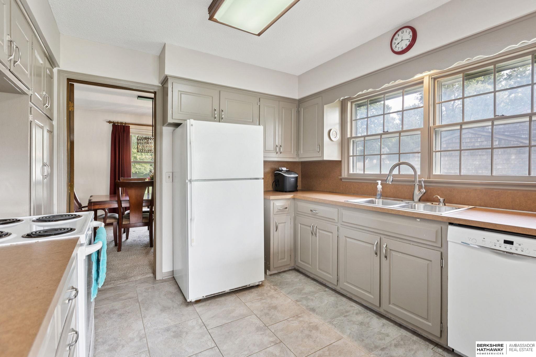 Omaha, Nebraska 68137, United States, 4 Bedrooms Bedrooms, ,3 BathroomsBathrooms,Residential,Active,219744