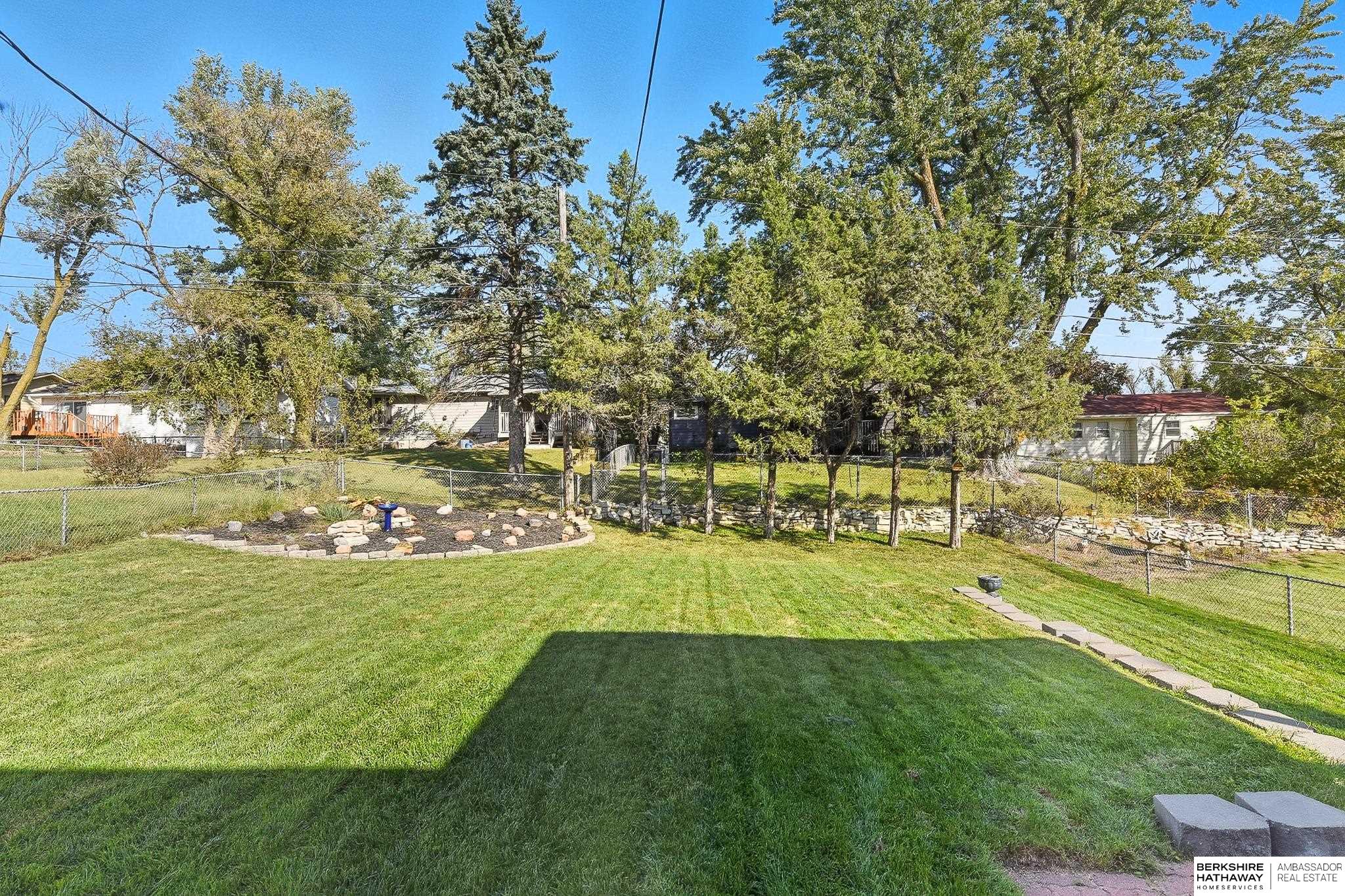 Omaha, Nebraska 68112, United States, 3 Bedrooms Bedrooms, ,2 BathroomsBathrooms,Residential,Active,226191