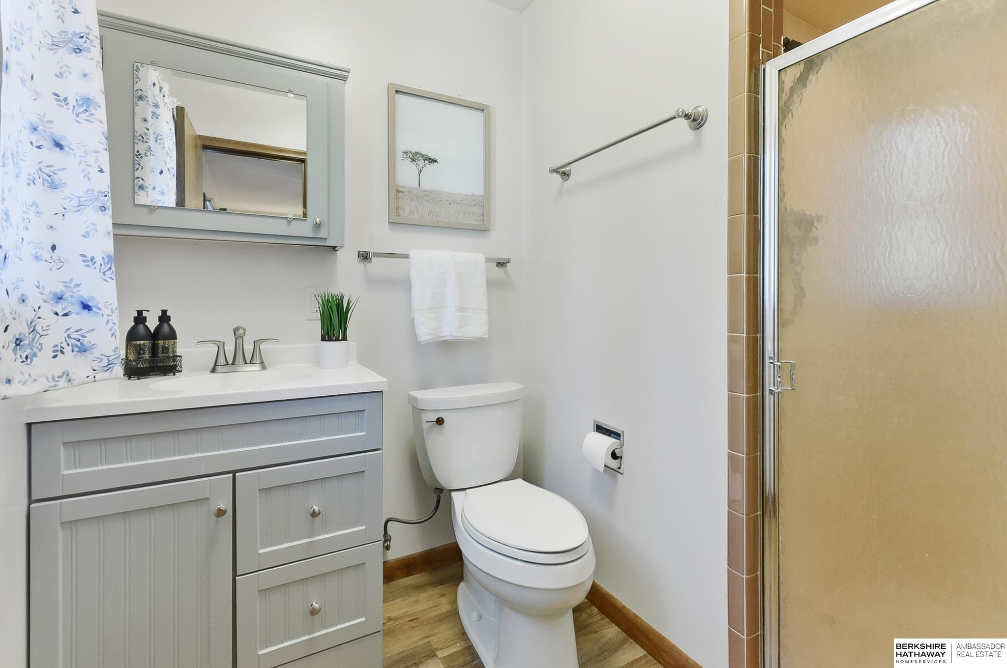 Omaha, Nebraska 68112, United States, 3 Bedrooms Bedrooms, ,2 BathroomsBathrooms,Residential,Active,226191