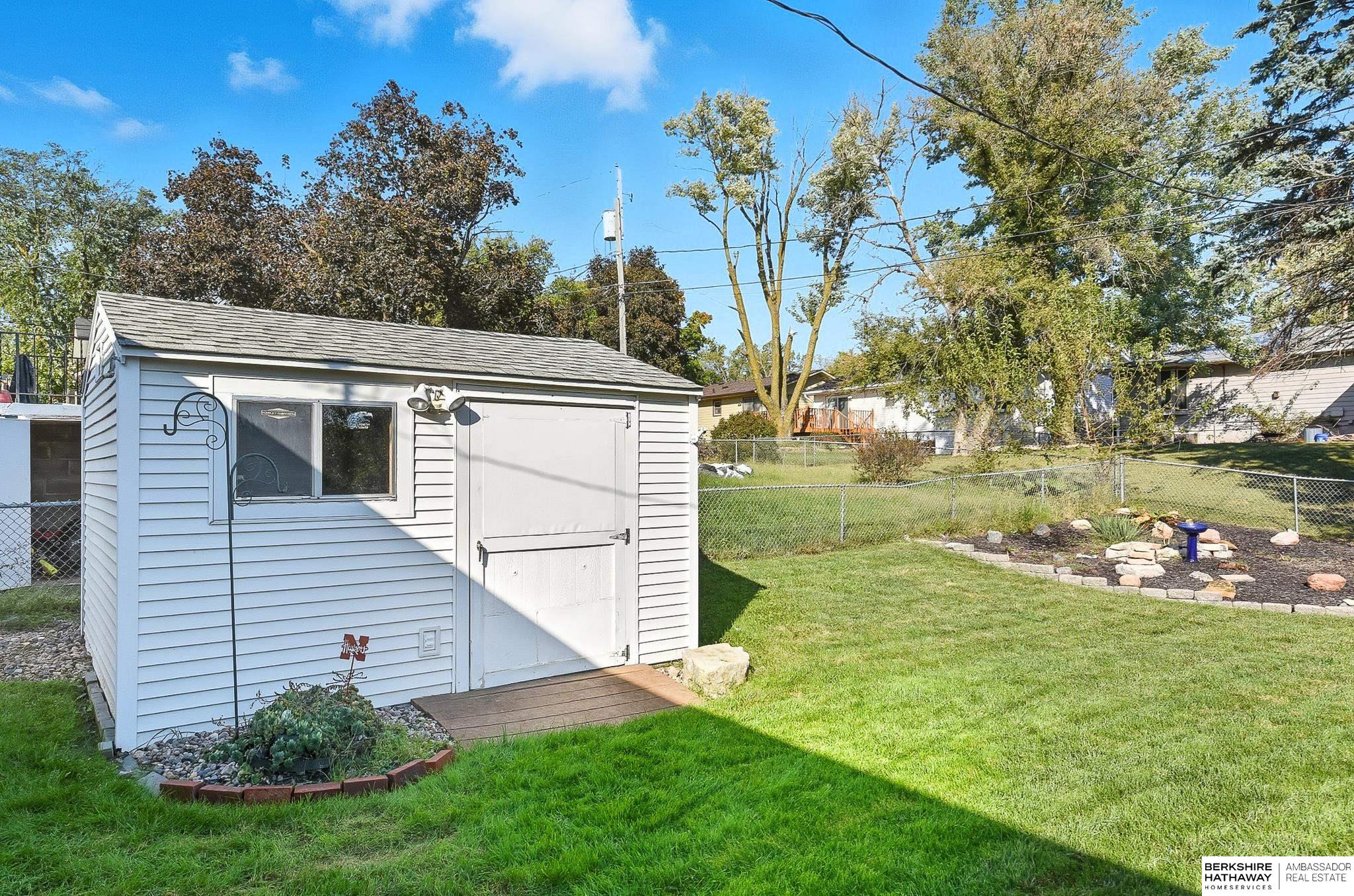 Omaha, Nebraska 68112, United States, 3 Bedrooms Bedrooms, ,2 BathroomsBathrooms,Residential,Active,226191