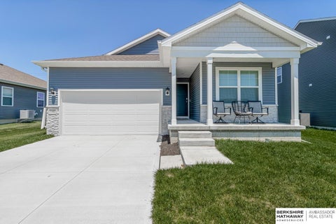 Photo of 11462 Port Royal Drive, Papillion, NE 68046 (MLS # 22617300)