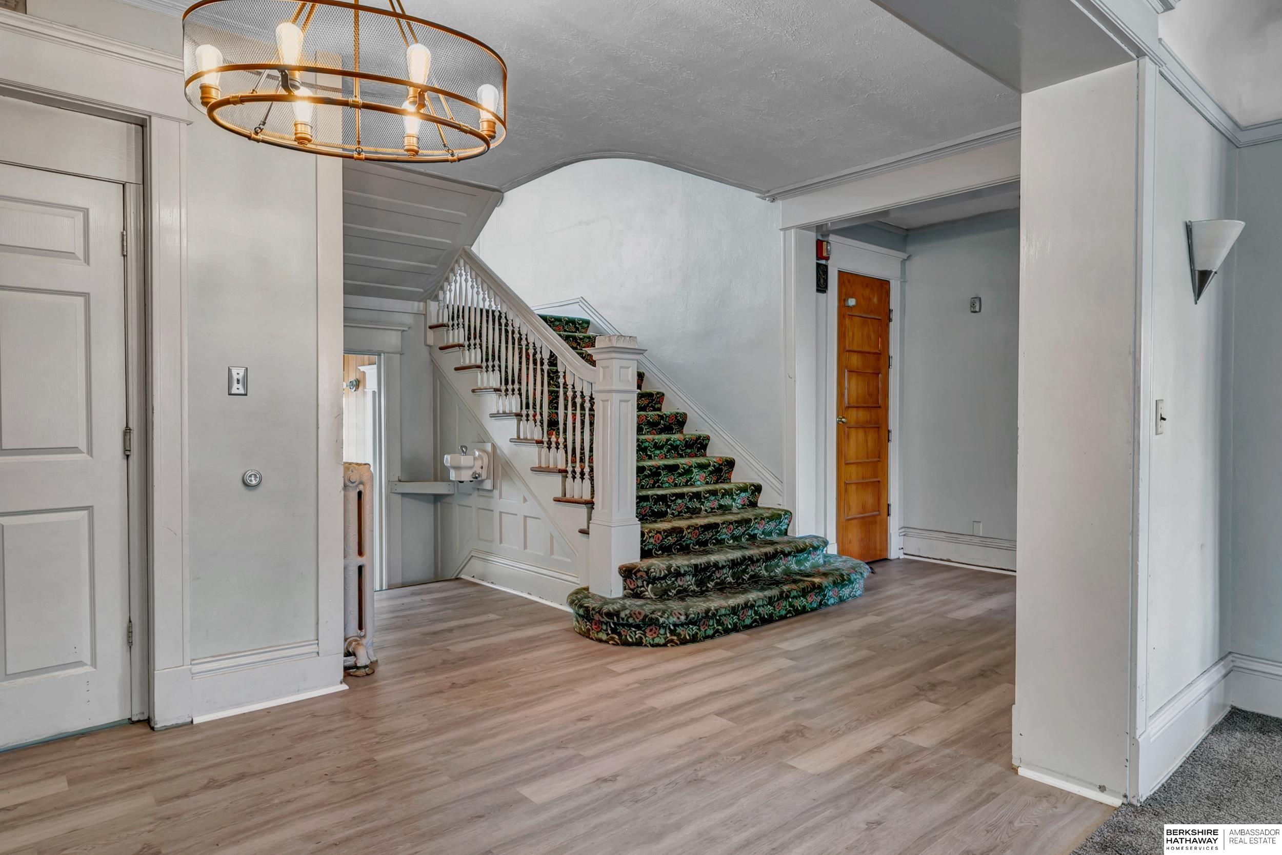 Lincoln, Nebraska 68502, United States, 8 Bedrooms Bedrooms, ,5 BathroomsBathrooms,Residential,Active,228108