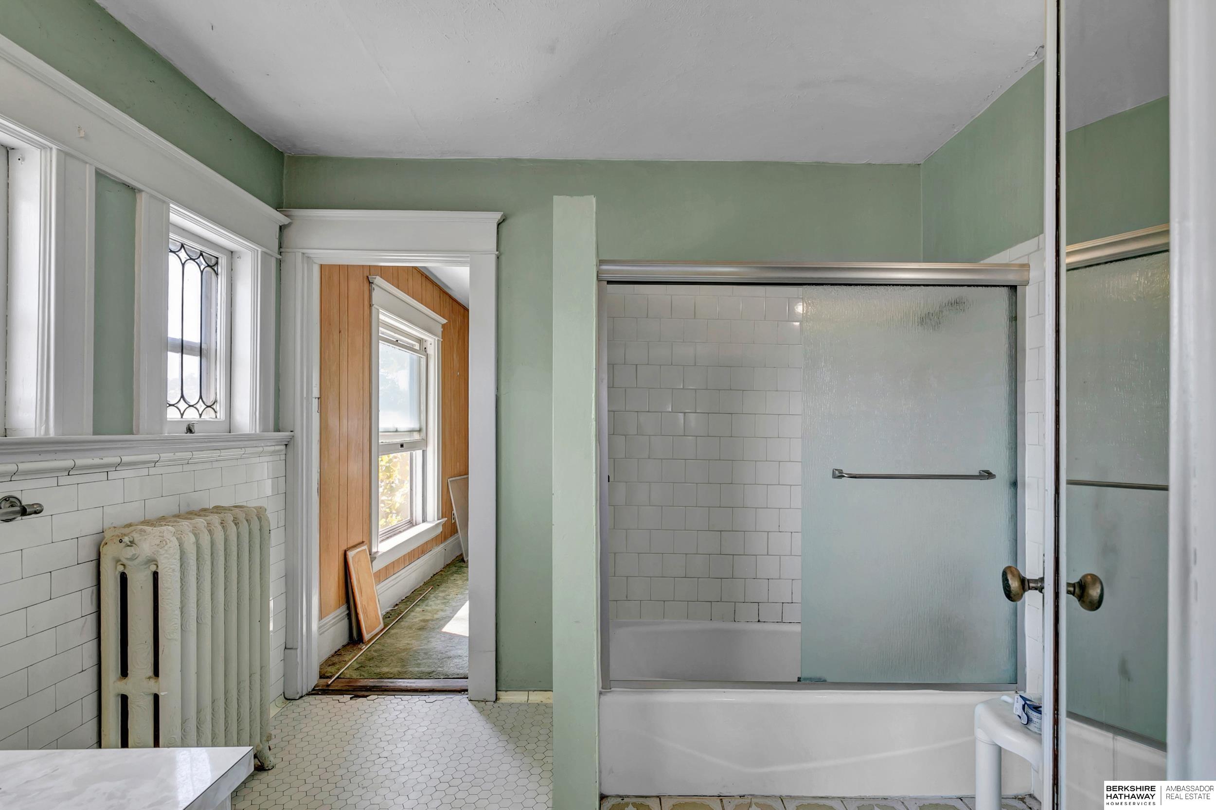 Lincoln, Nebraska 68502, United States, 8 Bedrooms Bedrooms, ,5 BathroomsBathrooms,Residential,Active,228108