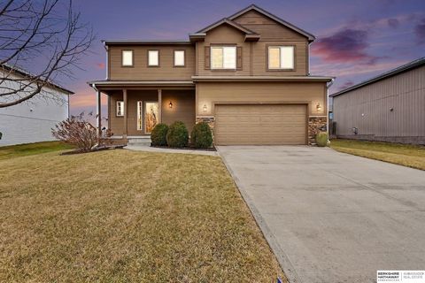 Photo of 8702 S 68th Street, Papillion, NE 68133 (MLS # 22601376)