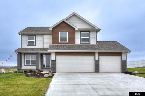 Photo of 12510 Carpenter Street, Papillion, NE 68046 (MLS # 22600420)