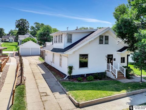 Photo of 714 N Iowa Avenue, York, NE 68467 (MLS # 22534915)