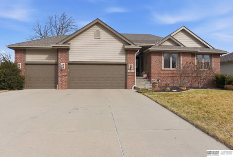 Photo of 16618 Holmes Street, Omaha, NE 68135 (MLS # 22604105)