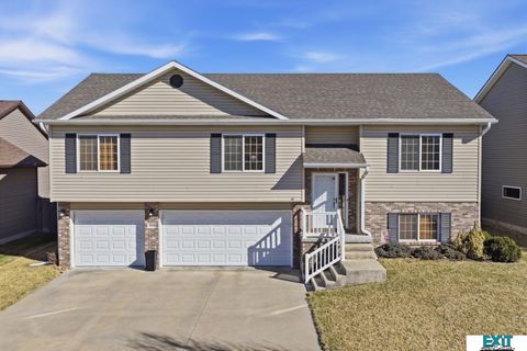 Photo of 7930 Mandalay Drive, Lincoln, NE 68516 (MLS # 22607429)