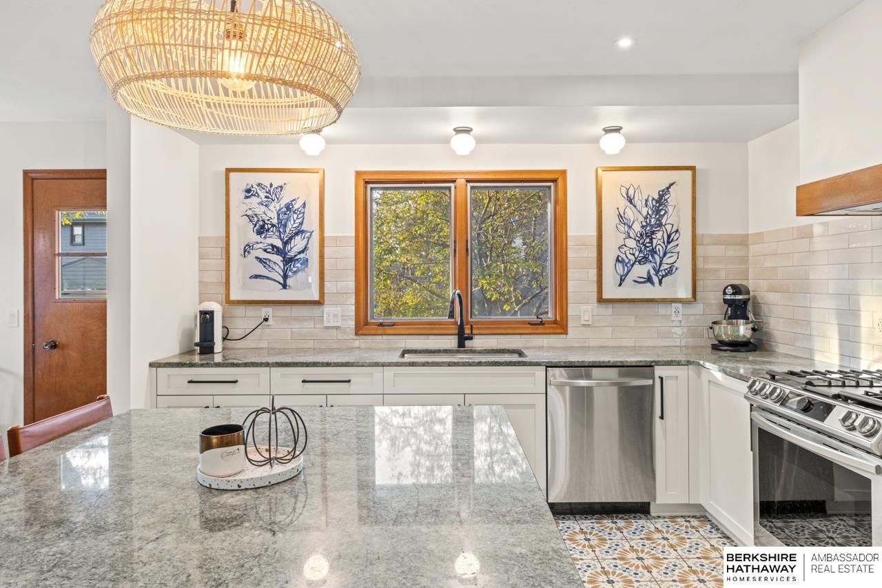 Omaha, Nebraska 68144, United States, 4 Bedrooms Bedrooms, ,2 BathroomsBathrooms,Residential,Active,239178