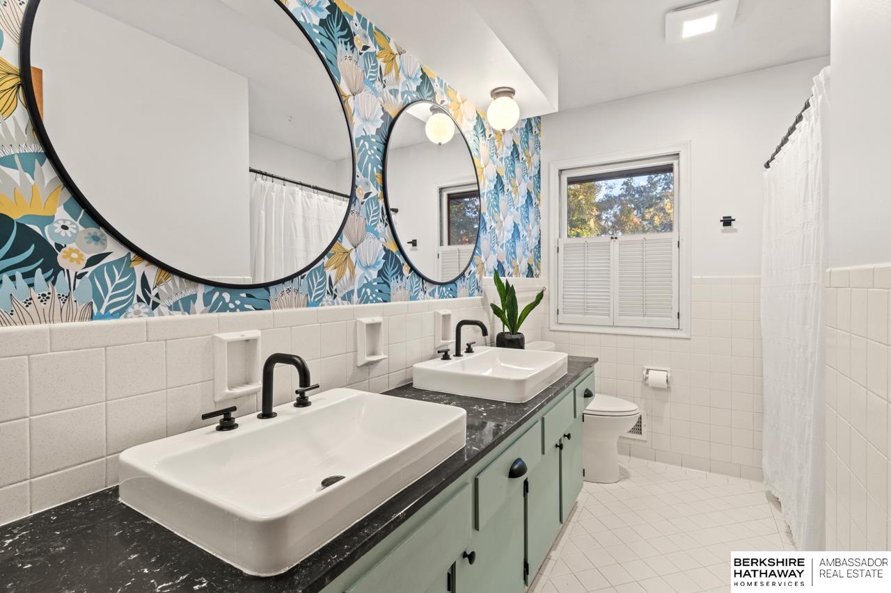 Omaha, Nebraska 68144, United States, 4 Bedrooms Bedrooms, ,2 BathroomsBathrooms,Residential,Active,239178