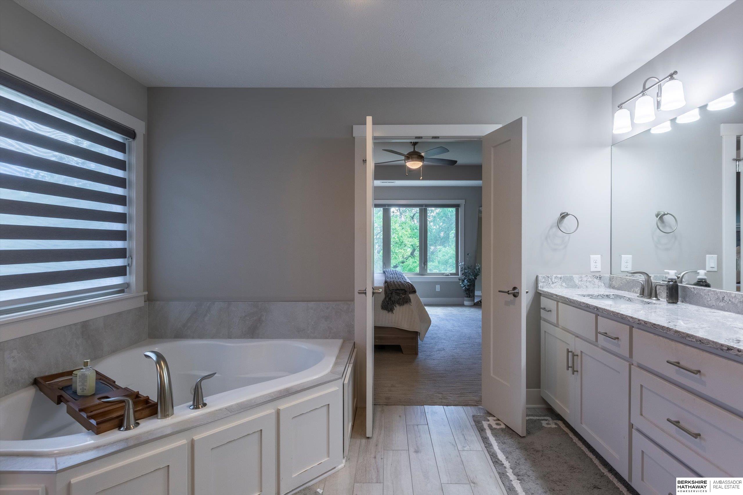 Elkhorn, Nebraska 68022, United States, 5 Bedrooms Bedrooms, ,4 BathroomsBathrooms,Residential,Active,140247